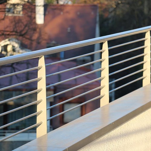 Parapetto del balcone inox, piastra di copertura